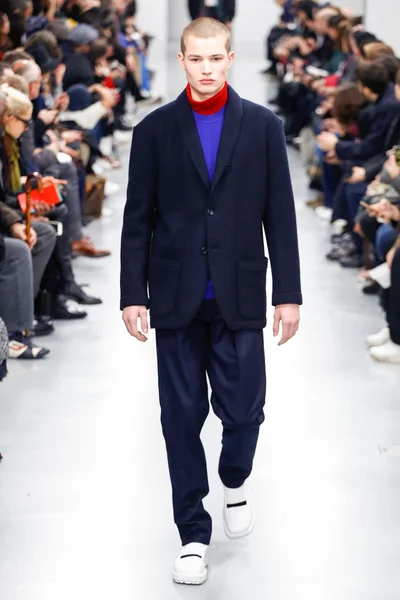 Look 27